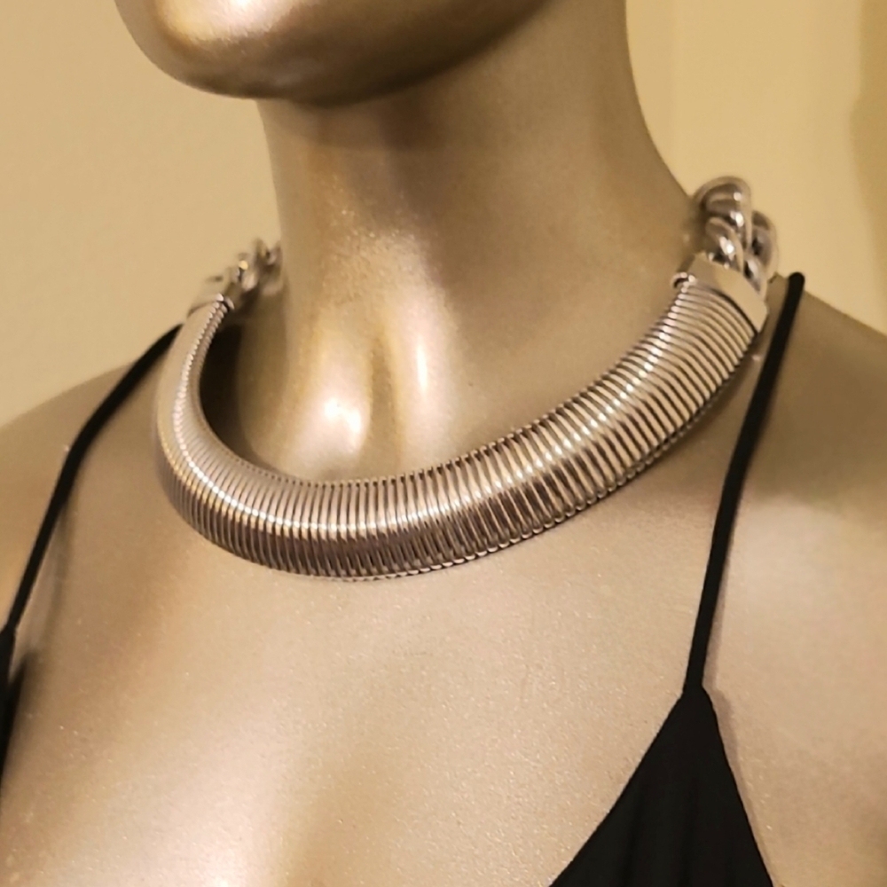 BCBGMAXAZRIA Silver Gaspipe Large Industrial Chain Link Necklace - Picture 12 of 16